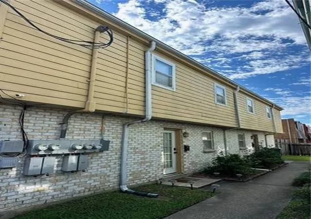 Listing Photo 4 - Condo for sale in building located at 3004 Melvil Dewey Dr, Metairie, LA 70002