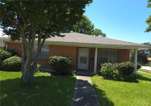 Photo 3 of Sale Pending at 856 Homestead Ave, Metairie, LA 70005 | MLS# 2567689 | Listing updated on 2026-08-10
