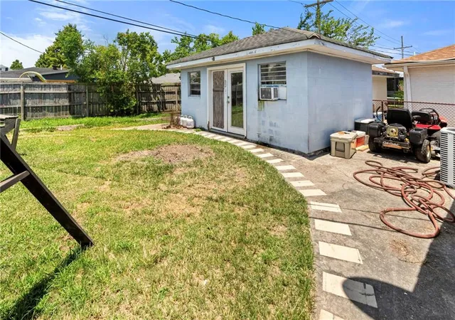 9th image of 716 Perrin Dr, Arabi, LA 70032 | MLS# 2570533