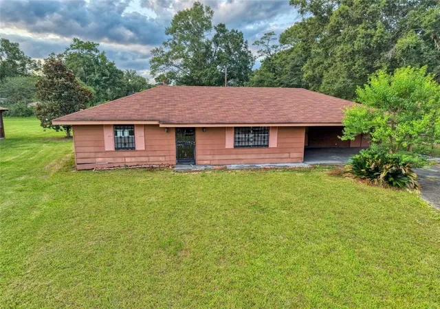 1st image of 1907 Davenport Ave, Bogalusa, LA 70427 | MLS# 2570793