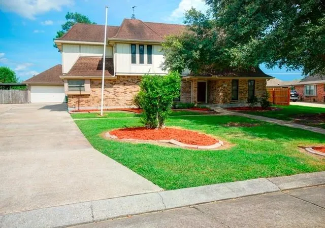 1st image of 3405 Lake Lynn Dr, Gretna, LA 70056 | MLS# 2570877