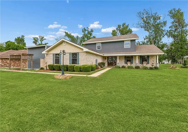 Photo 1 of Single family home for sale at 15 W Levert Dr, Luling, LA 70070 | MLS# 2571013 | Listing updated on 2026-08-09