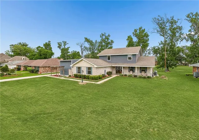 Photo 2 of Single family home for sale at 15 W Levert Dr, Luling, LA 70070 | MLS# 2571013 | Listing updated on 2026-08-09