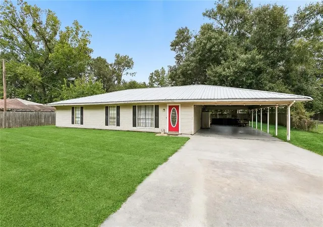 Photo 1 of Single family home for sale at 30715 Adagio Ln, Albany, LA 70711 | MLS# 2571027 | Listing updated on 2026-08-19