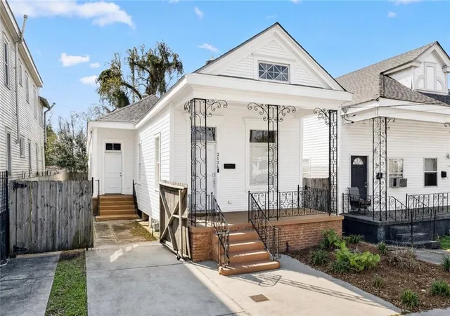 Photo 2 of Single family home for sale at 2126 Franklin Ave, New Orleans, LA 70117 | MLS# 2570670 | Listing updated on 2026-08-25