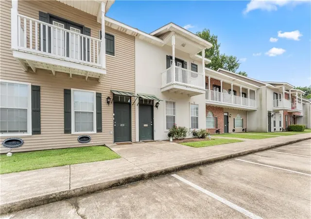 1st image of 5315 Arlington Ct, Baton Rouge, LA 70820 | MLS# 2571050