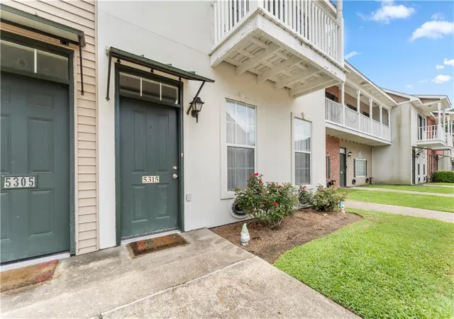 2nd image of 5315 Arlington Ct, Baton Rouge, LA 70820 | MLS# 2571050