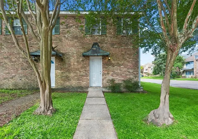 Photo 1 of Townhouse for sale at 10 Maria St, Destrehan, LA 70047 | MLS# 2571089 | Listing updated on 2026-08-18