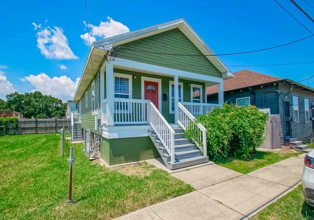 Photo 2 of Single family home for sale at 3720 4th Street, New Orleans, LA 70125 | MLS# 2570927 | Listing updated on 2026-08-06