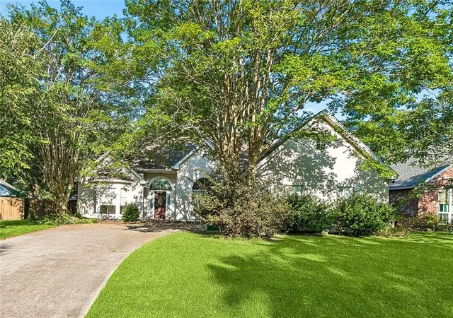 2nd image of 1815 Neva Ct, Mandeville, LA 70448 | MLS# 2570956