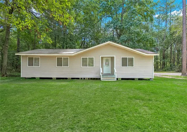 1st image of 65606 Mulberry St, Mandeville, LA 70448 | MLS# 2569646