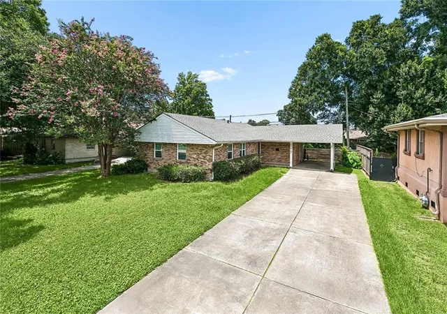 Photo 2 of Single family home for sale at 6217 Kawanee Ave, Metairie, LA 70003 | MLS# 2571024 | Listing updated on 2026-08-06