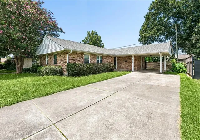 Photo 3 of Single family home for sale at 6217 Kawanee Ave, Metairie, LA 70003 | MLS# 2571024 | Listing updated on 2026-08-06