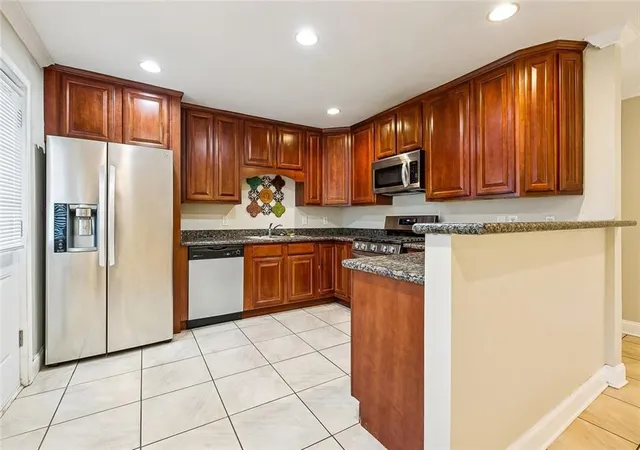 Photo 4 of Single family home for sale at 6217 Kawanee Ave, Metairie, LA 70003 | MLS# 2571024 | Listing updated on 2026-08-06