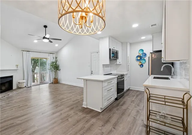 Photo 3 of Condo for sale at 732 Village Rd #E, Kenner, LA 70065 | MLS# 2571146 | Listing updated on 2026-09-28