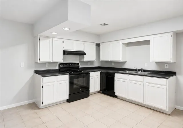 Photo 3 of Multi family home for sale at 929 W Monterey Ct, Gretna, LA 70056 | MLS# 2571151 | Listing updated on 2026-08-07
