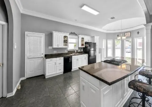 Photo 3 of Single family home for sale at 2512 Bourgeois Ln, Marrero, LA 70072 | MLS# 2571034 | Listing updated on 2026-08-25