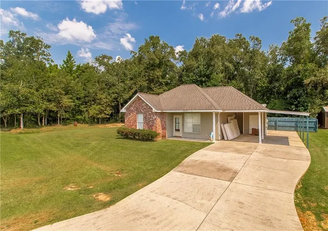 Photo 2 of Single family home for sale at 39113 Creek Dr, Ponchatoula, LA 70454 | MLS# 2571201 | Listing updated on 2026-08-07