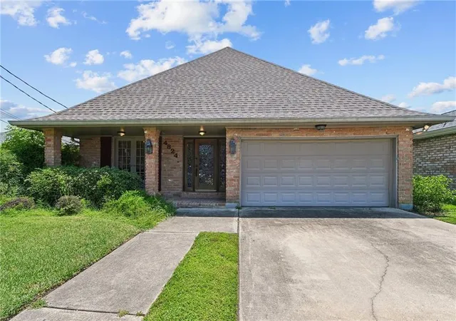 Photo 2 of Single family home for sale at 4824 Fairfield St, Metairie, LA 70006 | MLS# 2571147 | Listing updated on 2026-08-22