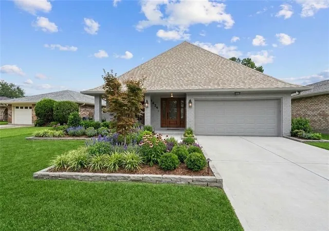 Photo 3 of Single family home for sale at 4824 Fairfield St, Metairie, LA 70006 | MLS# 2571147 | Listing updated on 2026-08-22