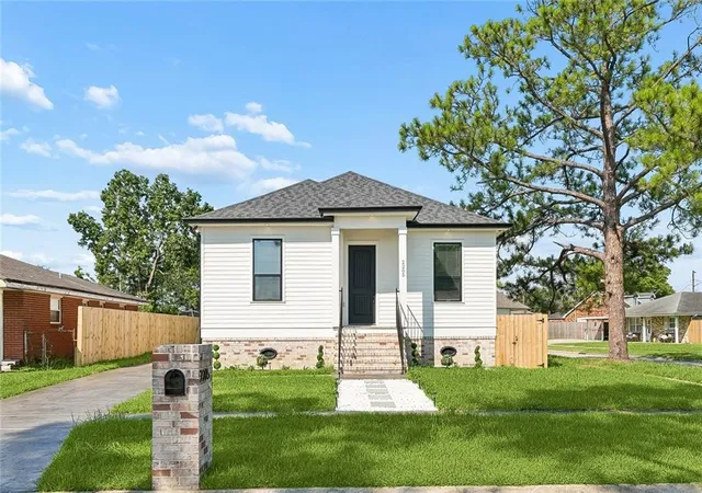 2nd image of 2205 Congressman Hebert St, Chalmette, LA 70043 | MLS# 2571063