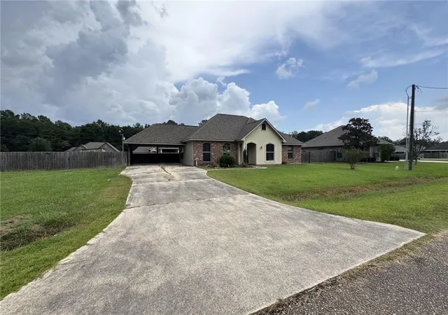 Photo 2 of Single family home for sale at 42710 Scarlett Cir, Hammond, LA 70403 | MLS# 2565871 | Listing updated on 2026-08-07