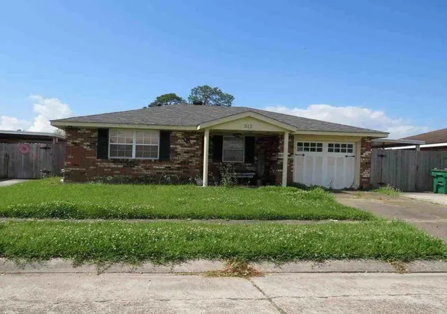 Photo 2 of Single family home for sale at 312 Blossom Ct, Westwego, LA 70094 | MLS# 2571304 | Listing updated on 2026-08-07
