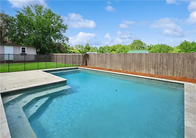 2nd image of 230 Oak Ln, Mandeville, LA 70448 | MLS# 2570566