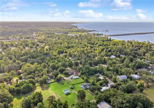 31st image of 230 Oak Ln, Mandeville, LA 70448 | MLS# 2570566