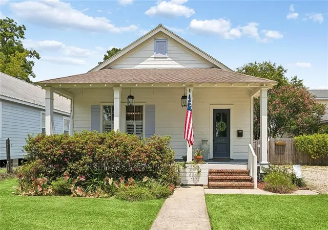 Photo 1 of Sale Pending at 824 W 25th Avenue, Covington, LA 70433 | MLS# 2570558 | Listing updated on 2026-08-15