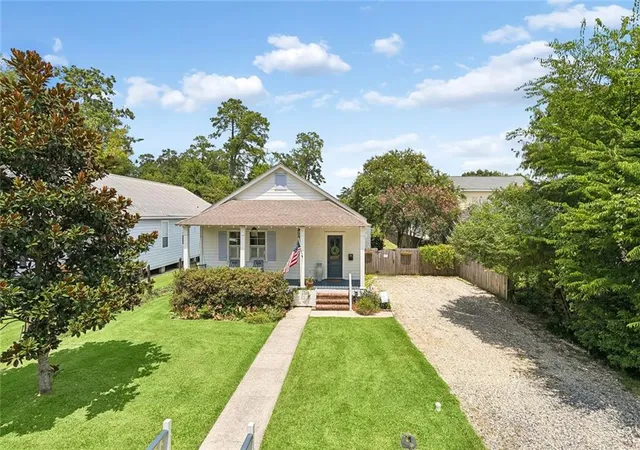 Photo 2 of Sale Pending at 824 W 25th Avenue, Covington, LA 70433 | MLS# 2570558 | Listing updated on 2026-08-15