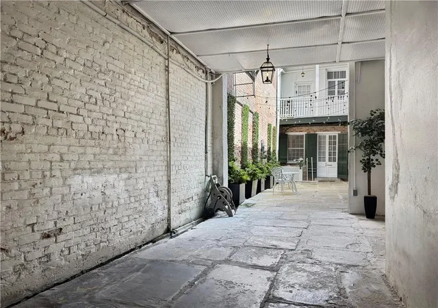 Photo 4 of Condo for sale at 818 Bourbon St #3A, New Orleans, LA 70116 | MLS# 2571353 | Listing updated on 2026-08-24