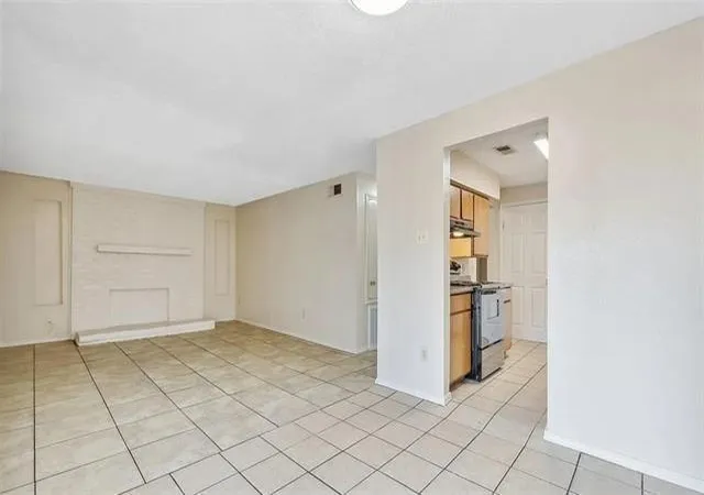 Photo 2 of Multi family home for sale at 913 W Monterey Ct, Gretna, LA 70056 | MLS# 2571199 | Listing updated on 2026-08-25