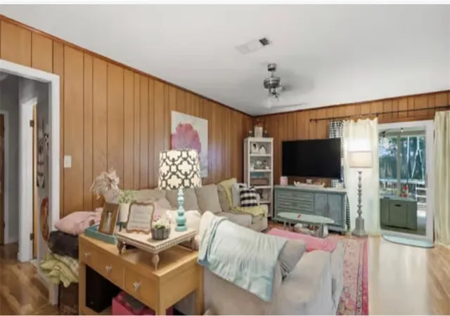 Photo 4 of Single family home for sale at 1423 Eastwood Dr, Slidell, LA 70458 | MLS# 2571338 | Listing updated on 2026-08-07