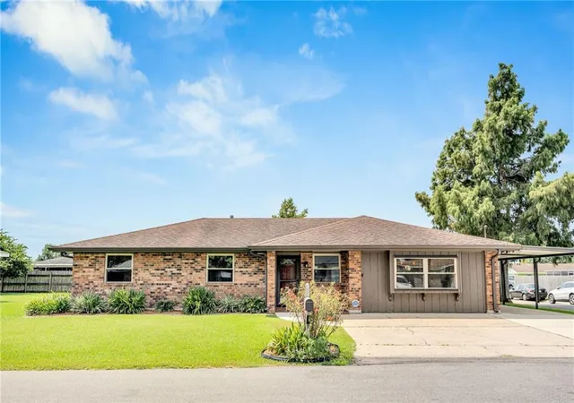 1st image of 2829 Elizabeth St, Marrero, LA 70072 | MLS# 2571097