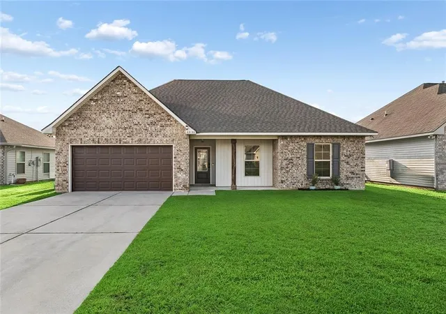 Photo 1 of Single family home for sale at 42130 Millbrook Way, Ponchatoula, LA 70454 | MLS# 2571159 | Listing updated on 2026-08-16