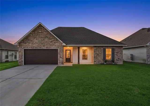 Photo 2 of Single family home for sale at 42130 Millbrook Way, Ponchatoula, LA 70454 | MLS# 2571159 | Listing updated on 2026-08-16
