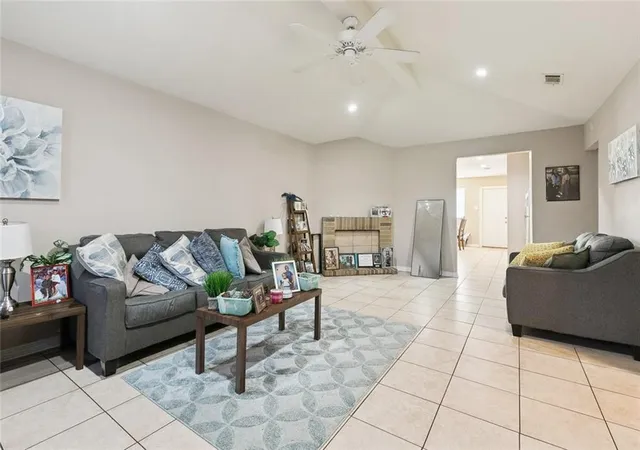 Photo 3 of Single family home for sale at 1528 Virginia Marie St, New Orleans, LA 70122 | MLS# 2571418 | Listing updated on 2026-08-07