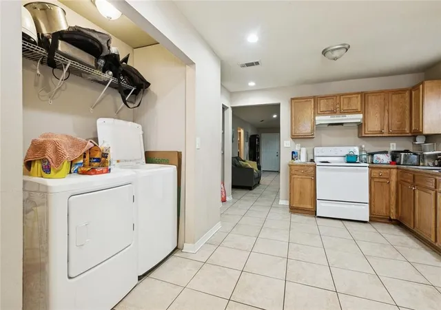 Photo 3 of Single family home for sale at 1528 Virginia Marie St, New Orleans, LA 70122 | MLS# 2571418 | Listing updated on 2026-08-07