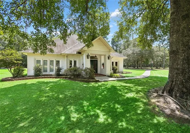 Photo 3 of Single family home for sale at 47103 Monticello Dr, Hammond, LA 70401 | MLS# 2570974 | Listing updated on 2026-08-10