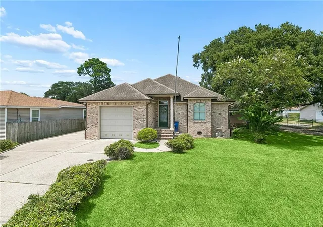 2nd image of 5216 Oak Dr, Marrero, LA 70072 | MLS# 2571282