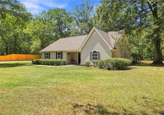 Photo 3 of Single family home for sale at 38867 Drott Ln, Ponchatoula, LA 70454 | MLS# 2571439 | Listing updated on 2026-08-13