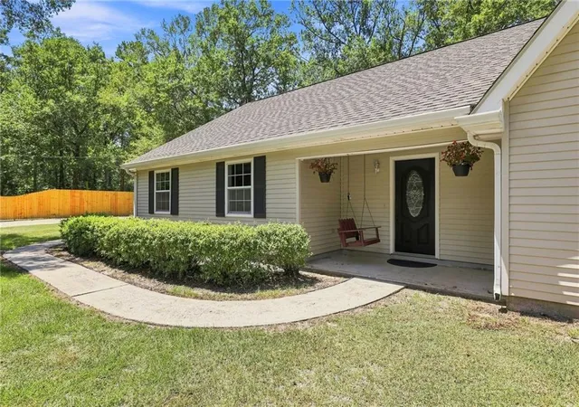Photo 3 of Single family home for sale at 38867 Drott Ln, Ponchatoula, LA 70454 | MLS# 2571439 | Listing updated on 2026-09-28