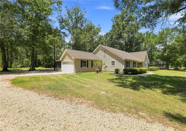Photo 4 of Single family home for sale at 38867 Drott Ln, Ponchatoula, LA 70454 | MLS# 2571439 | Listing updated on 2026-09-28