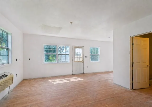 Photo 4 of Single family home for sale at 1045 Oak Ave, Bridge City, LA 70094 | MLS# 2568051 | Listing updated on 2026-08-08