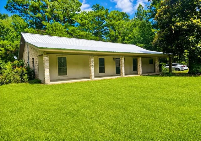 1st image of 11214 Pine Ridge Cir, Bogalusa, LA 70427 | MLS# 2571472
