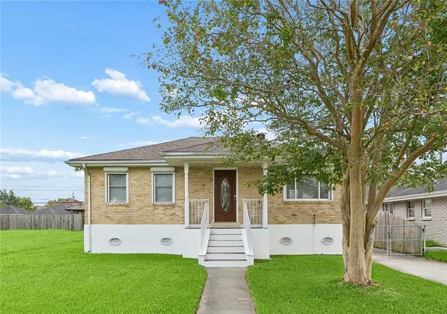 1st image of 401 Llama Dr, Arabi, LA 70032 | MLS# 2571451