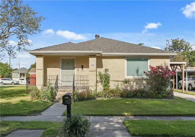 1st image of 904 Lebeau St, Arabi, LA 70032 | MLS# 2571030