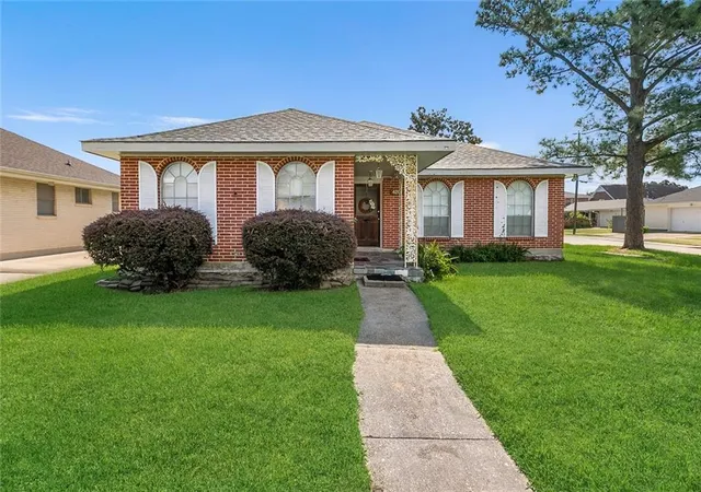 Photo 2 of Single family home for sale at 4201 Ferran Dr, Metairie, LA 70002 | MLS# 2571532 | Listing updated on 2026-08-08