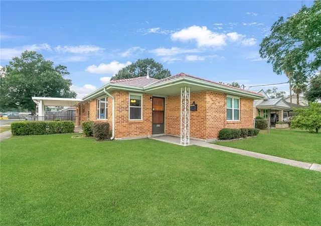 1st image of 1701 Fairway Dr, Kenner, LA 70062 | MLS# 2570785